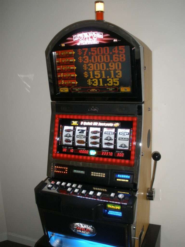 BALLY QUICK HIT BLACK & WHITE JACKPOT S9000 SLOT MACHINE WITH TOP BONUS MONITOR