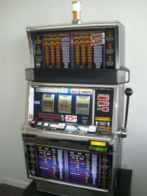 IGT 2X3X4X5X TIMES PAY S2000 SLOT MACHINE