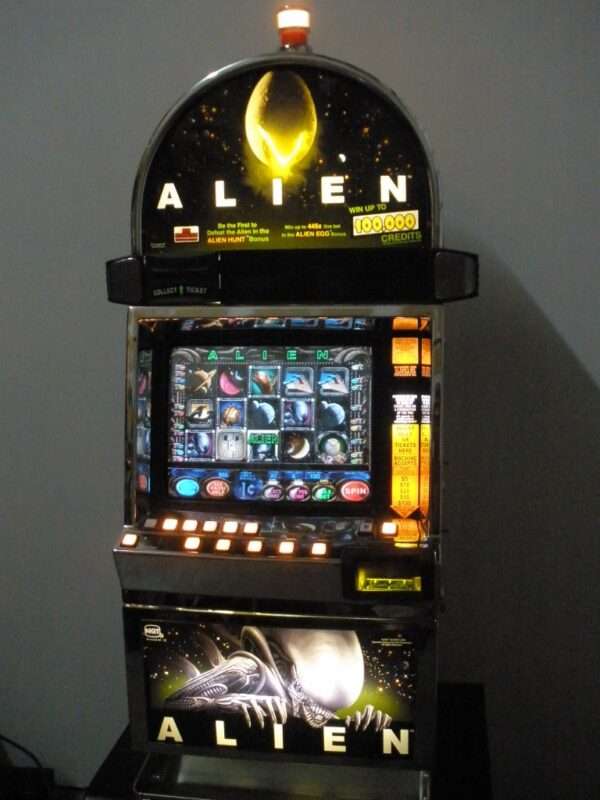 IGT ALIEN VIDEO SLOT MACHINE WITH LCD TOUCHSCREEN MONITOR