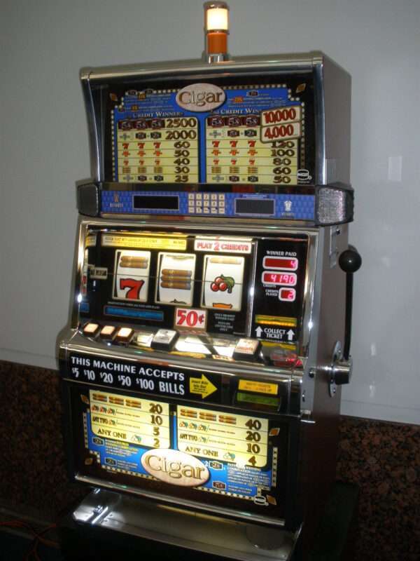 IGT CIGAR S2000 SLOT MACHINE