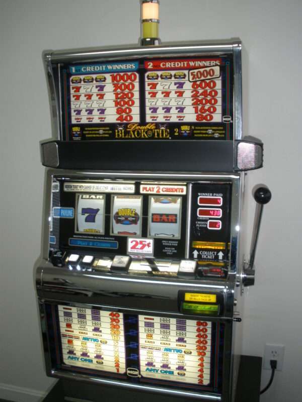 IGT DOUBLE BLACK TIE S2000 SLOT MACHINE