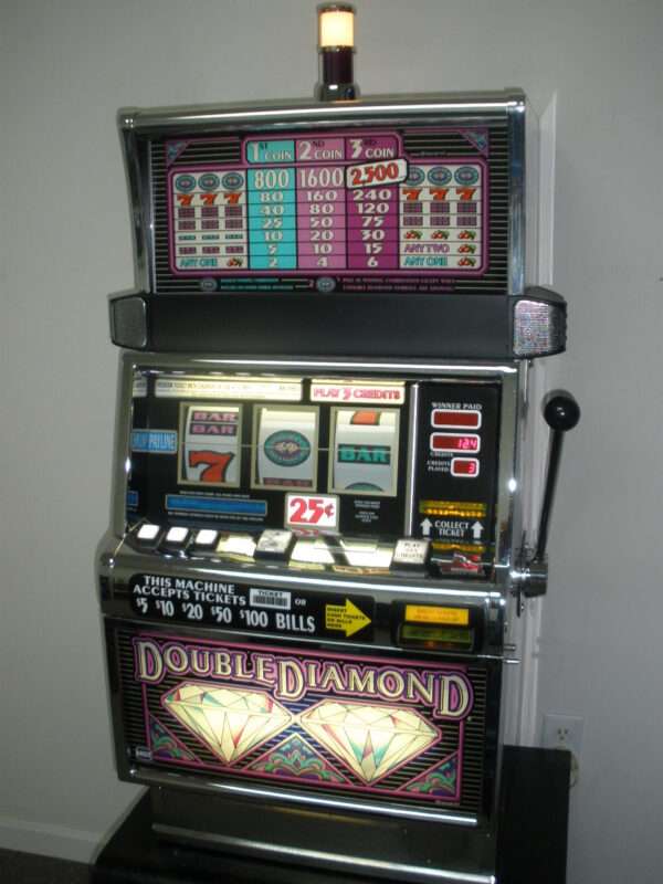 IGT DOUBLE DIAMOND FLAT TOP S2000 SLOT MACHINE