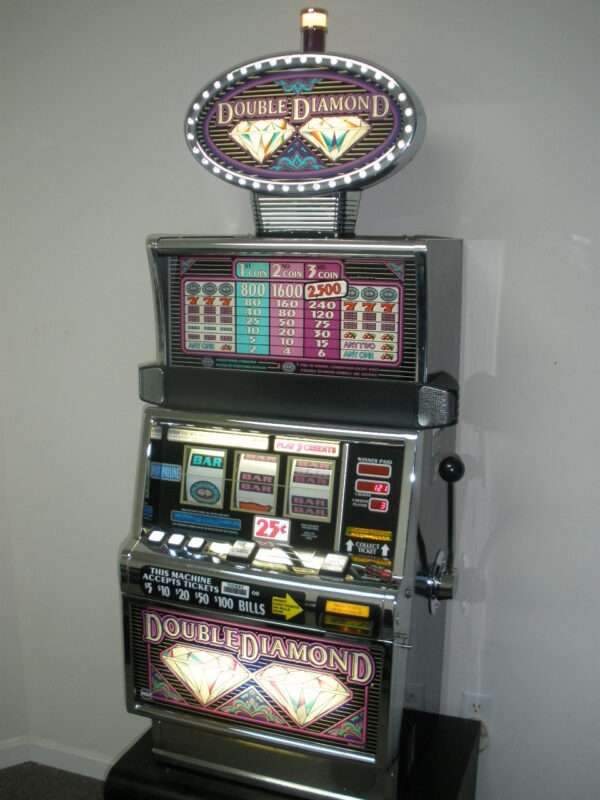 IGT DOUBLE DIAMOND FLAT TOP S2000 SLOT MACHINE WITH LIGHTED TOPPER