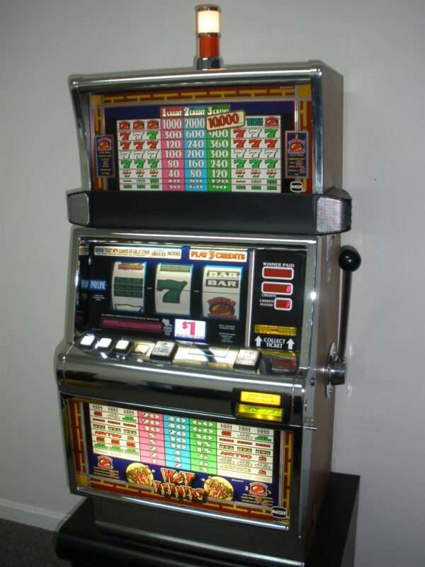 IGT HOT PEPPERS THREE CREDIT FLAT TOP S2000 SLOT MACHINE