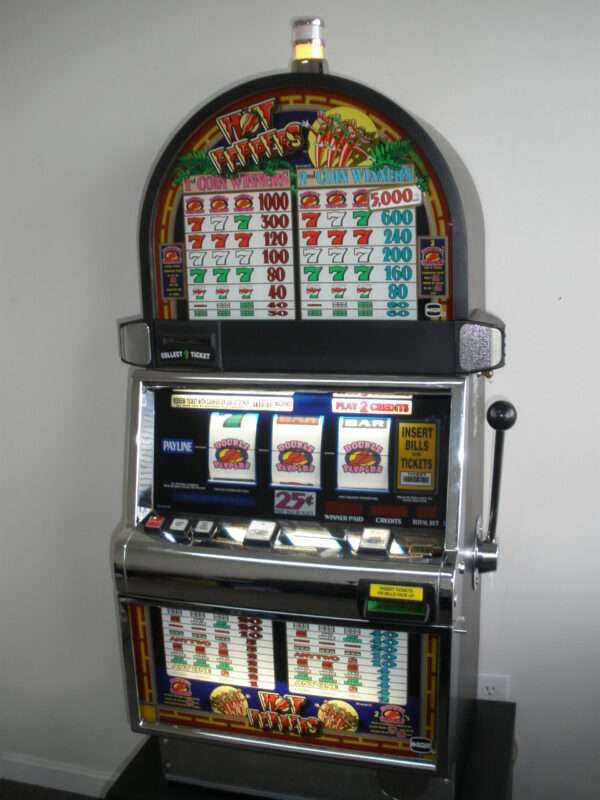 IGT HOT PEPPERS TWO CREDIT ROUND TOP S2000 SLOT MACHINE