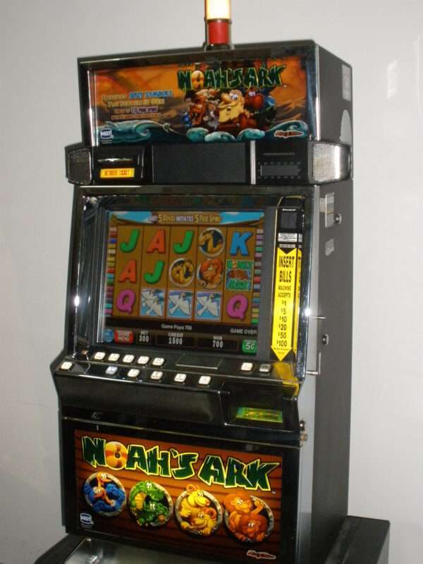 IGT NOAH'S ARK O44 VIDEO SLOT MACHINE WITH LCD TOUCHSCREEN MONITOR