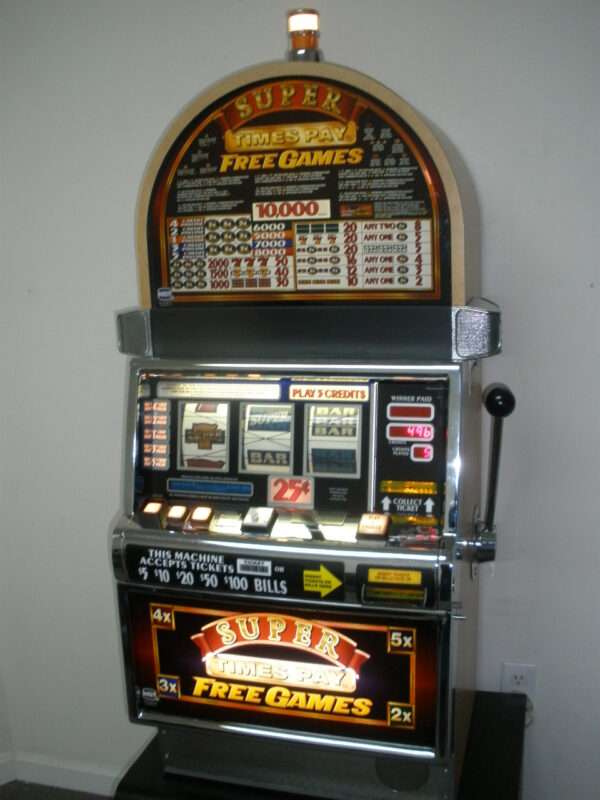 IGT SUPER TIMES PAY FREE GAMES FIVE LINE S2000 ROUND TOP SLOT MACHINE