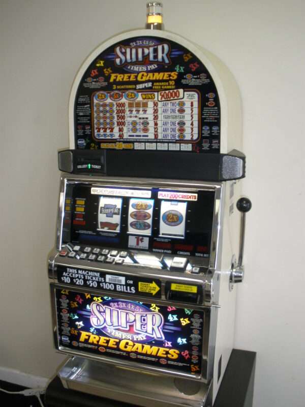 IGT SUPER TIMES PAY FREE GAMES MULTI LINE S2000 SLOT MACHINE